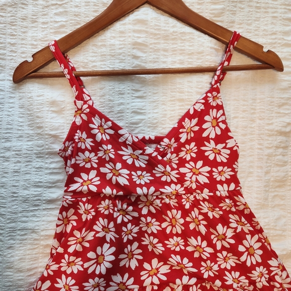 NWT Hollister red and white daisy dress XXS short - Picture 3 of 7